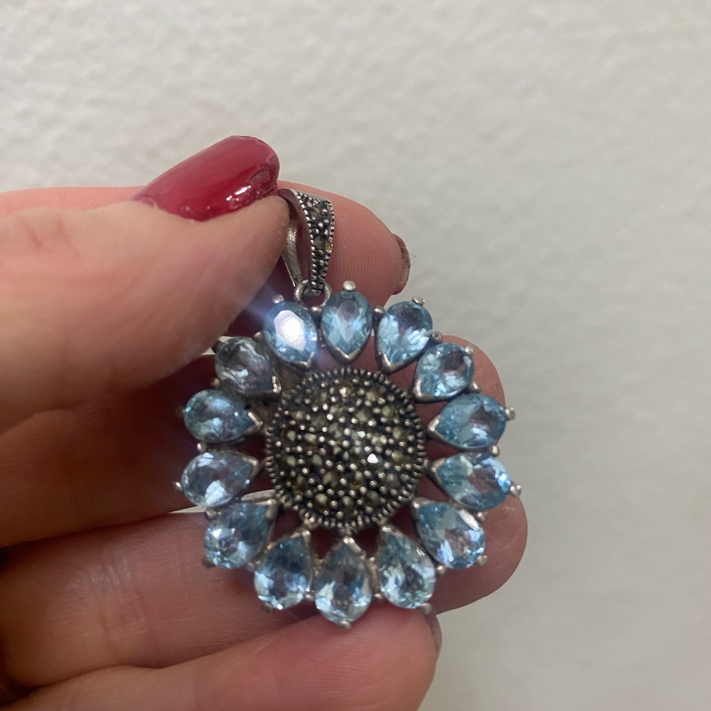 Elegant natural Blue  aquamarine Pendant